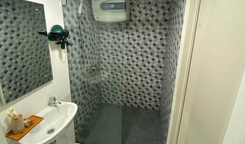 בית מלון כפרי Hariss Inn Bandara