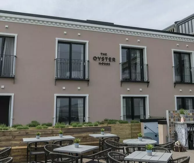 هتل Oyster House