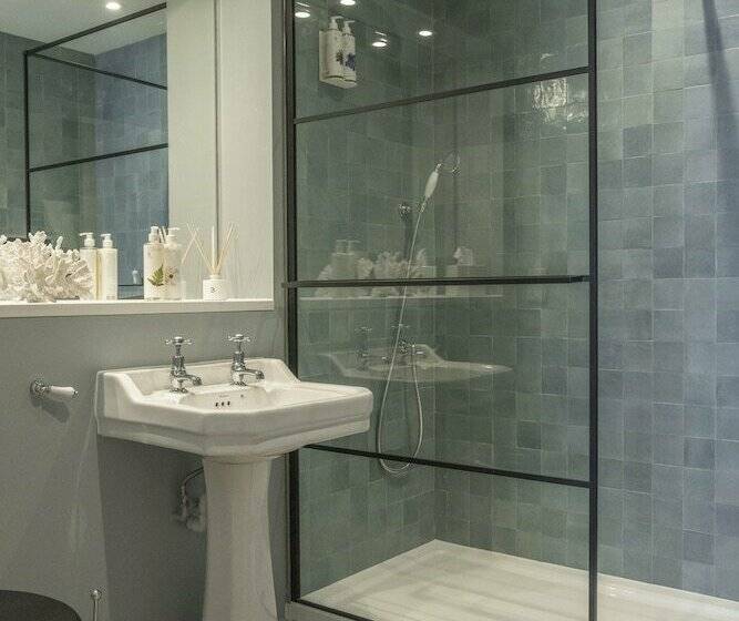 בית מלון כפרי Oyster House