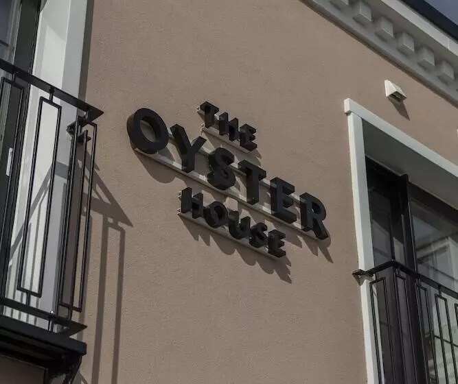 هتل Oyster House