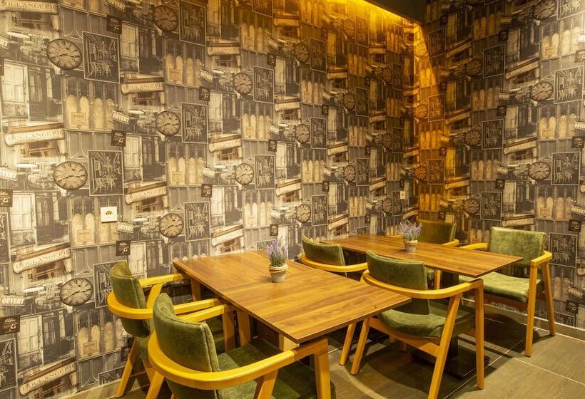 هتل Taksim Leon S