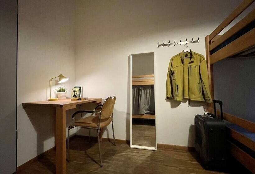 Jc&blue Guesthouse   Hostel