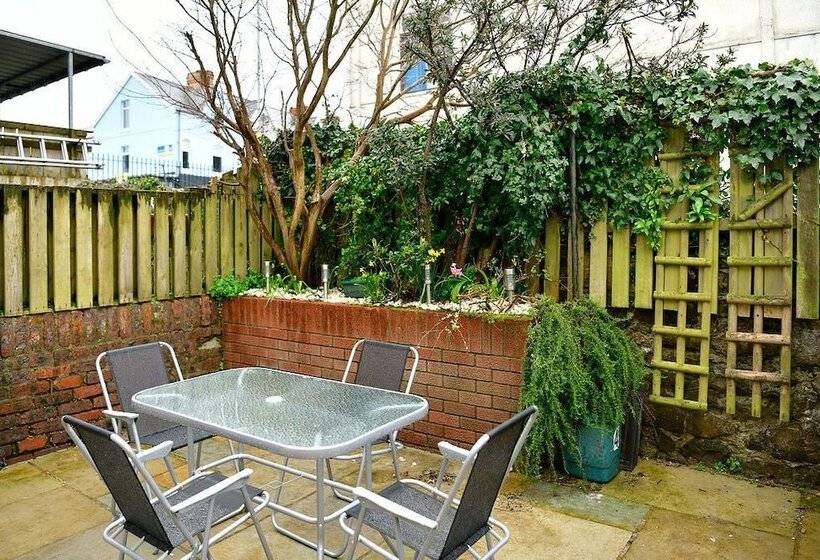 Just Stay Wales   Castle Square Cottage