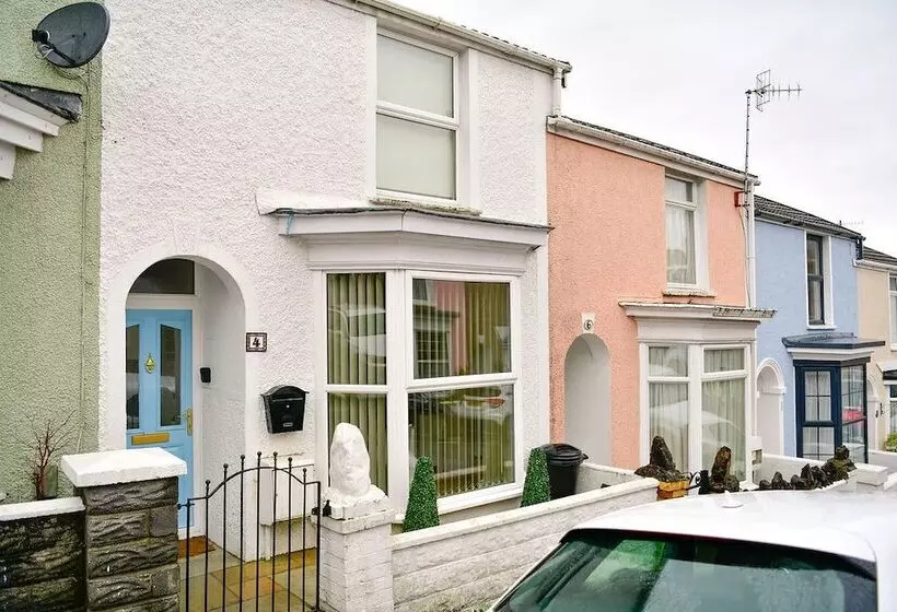 Just Stay Wales   Castle Square Cottage