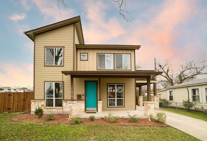 Lady Bird By Avantstay Great Location In Austin W/ Large Yard & Fire Pit!