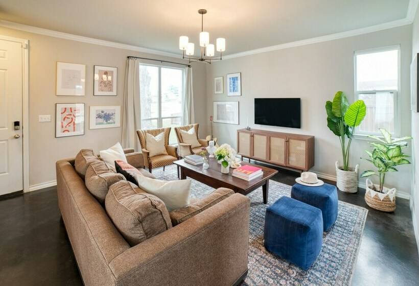 Lady Bird By Avantstay Great Location In Austin W/ Large Yard & Fire Pit!