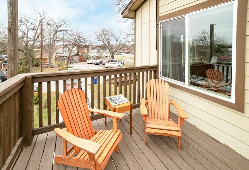 Lady Bird By Avantstay Great Location In Austin W/ Large Yard & Fire Pit!