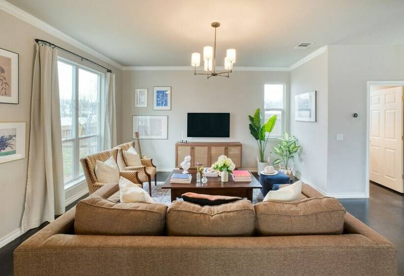 Lady Bird By Avantstay Great Location In Austin W/ Large Yard & Fire Pit!