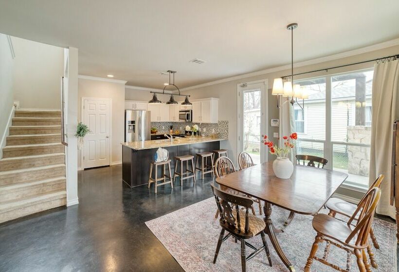 Lady Bird By Avantstay Great Location In Austin W/ Large Yard & Fire Pit!