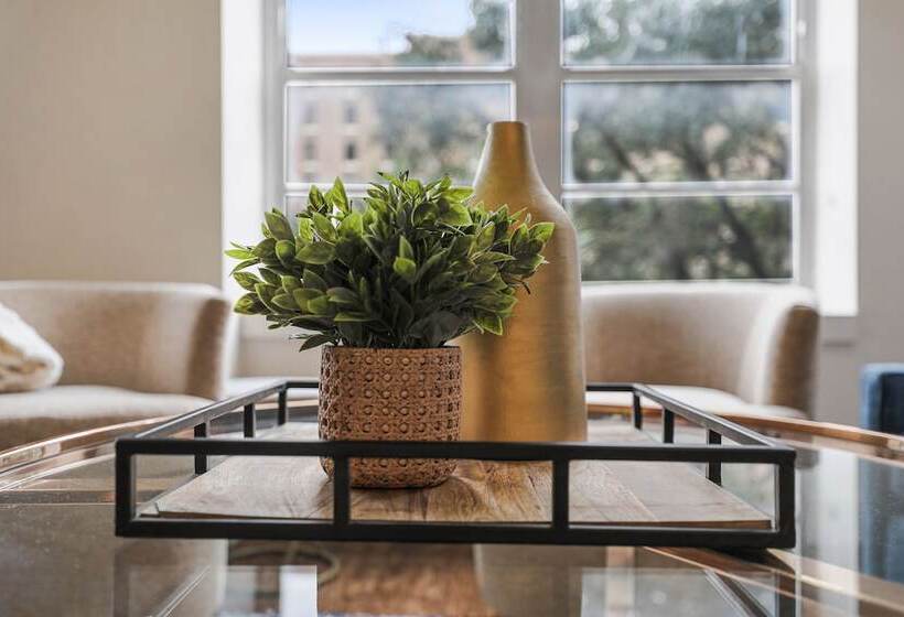 Peaceful Condo Near Bourbon Street