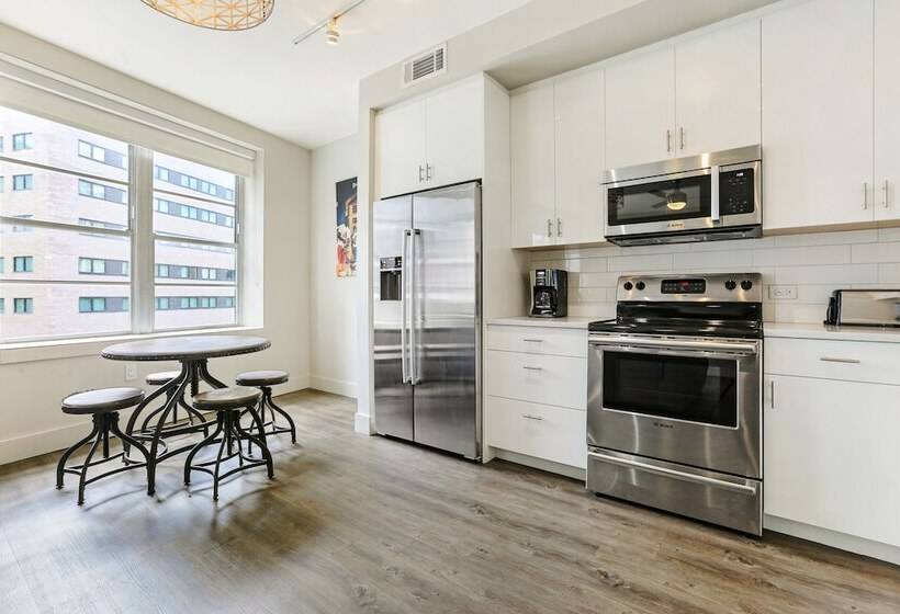 Peaceful Condo Near Bourbon Street