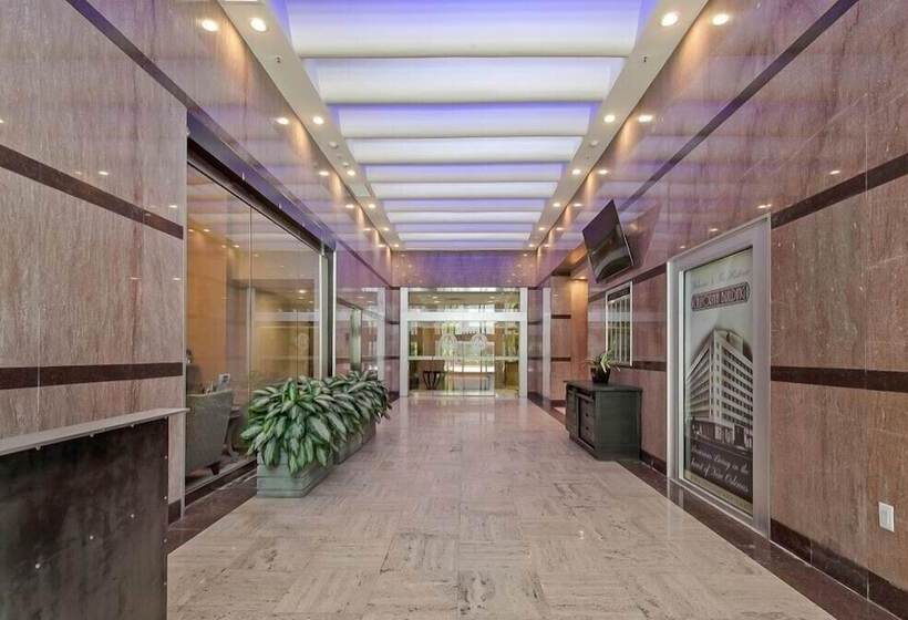 Peaceful Condo Near Bourbon Street