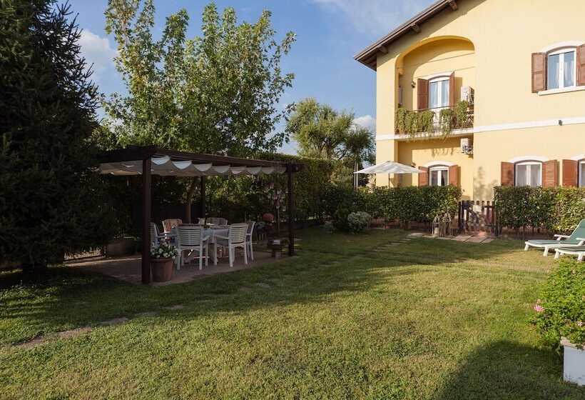 פנסיון Nina Guest House