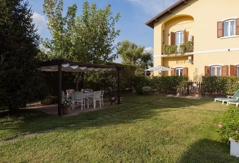 Majatalo Nina Guest House