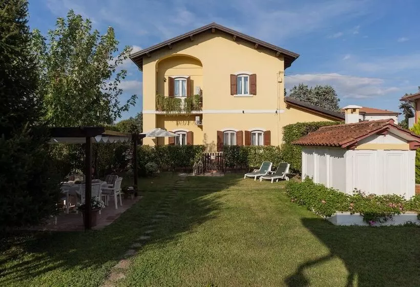 Majatalo Nina Guest House