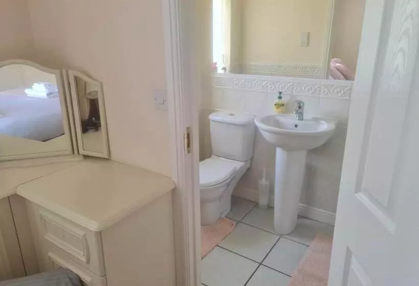 レジデンス Stunning 4 Bed House In Walsall
