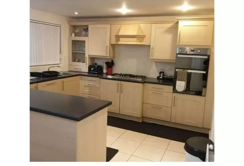 レジデンス Stunning 4 Bed House In Walsall