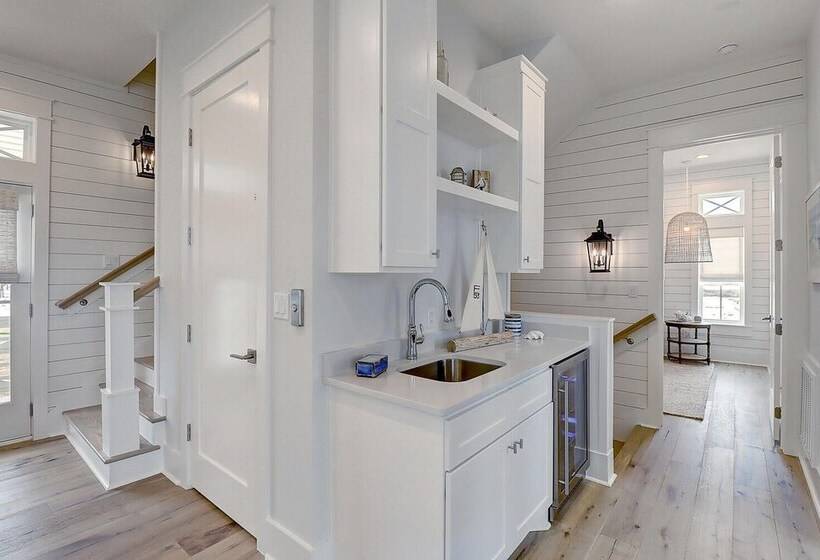 The Lighthouse 328 Coa