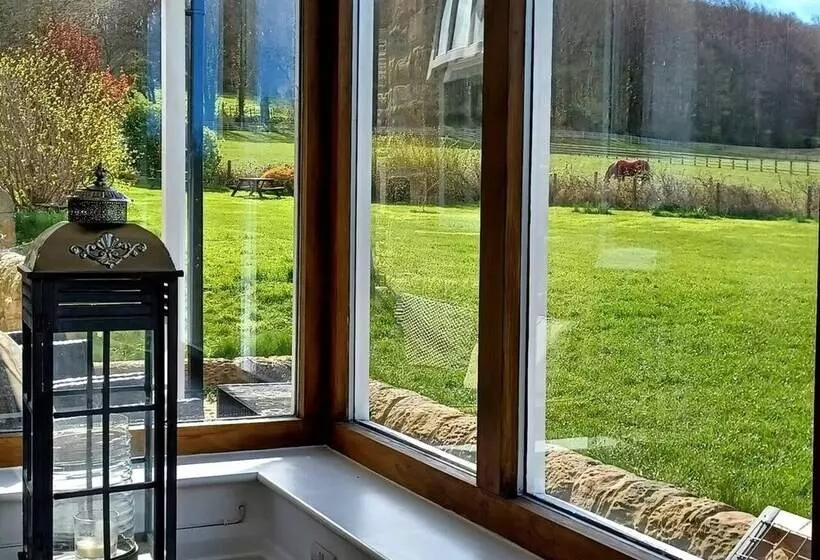 Unique Countryside Cottage Close To Sunderland