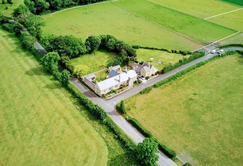 Unique Countryside Cottage Close To Sunderland
