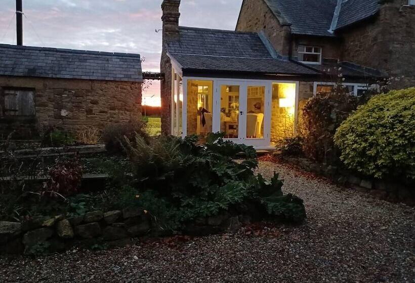 Unique Countryside Cottage Close To Sunderland