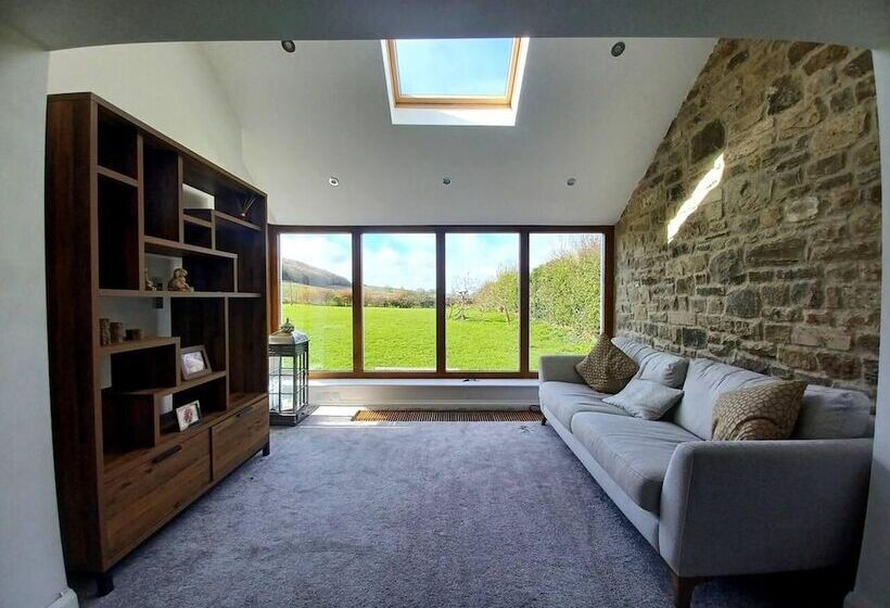 Unique Countryside Cottage Close To Sunderland