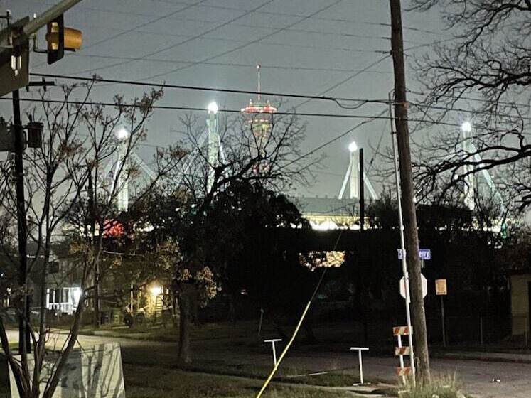 Wonderful 3 Br 2 Ba Near Downtown