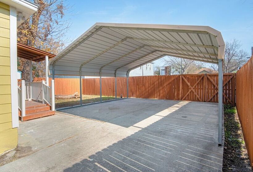 Wonderful 3 Br 2 Ba Near Downtown