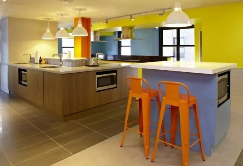 Retkeilymaja Ec New Yorker Student Residence