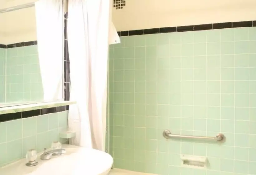 Retkeilymaja Ec New Yorker Student Residence