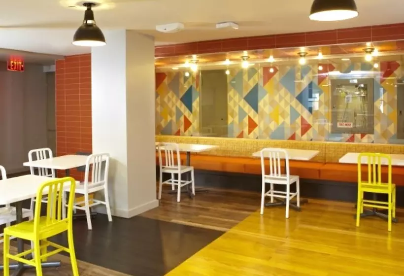 Retkeilymaja Ec New Yorker Student Residence