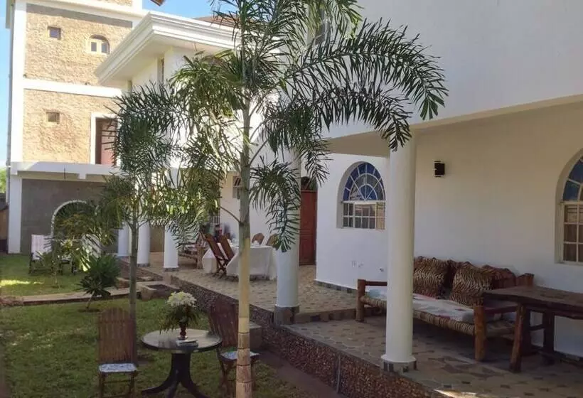 تختخواب و صبحانه Coco De Ville