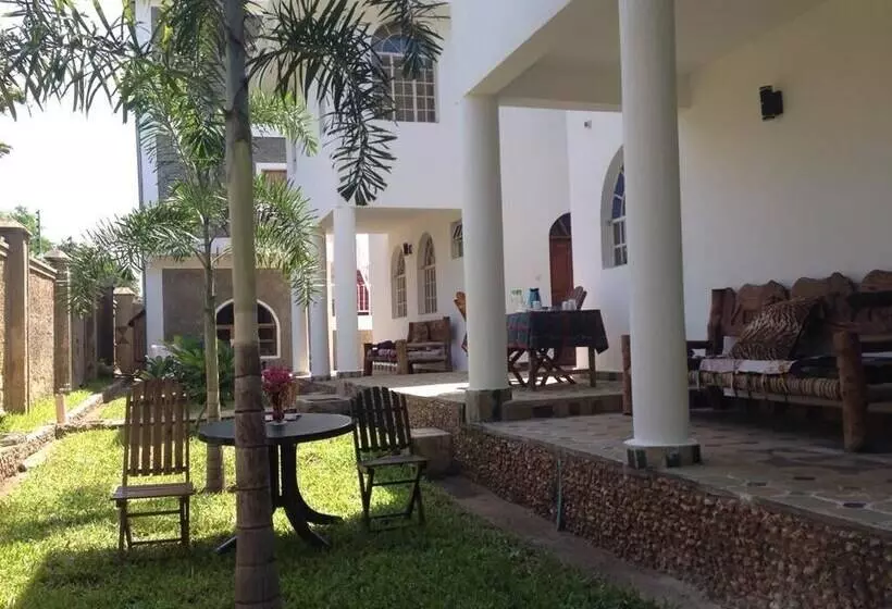 تختخواب و صبحانه Coco De Ville