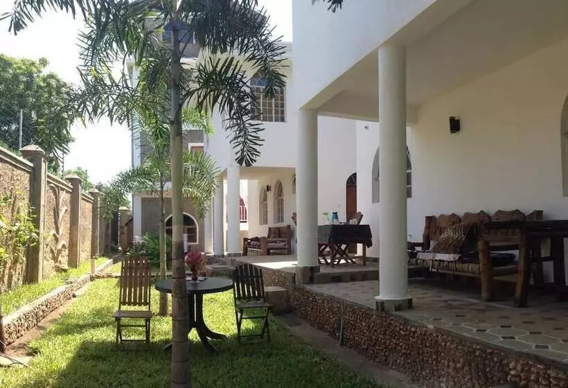 تختخواب و صبحانه Coco De Ville