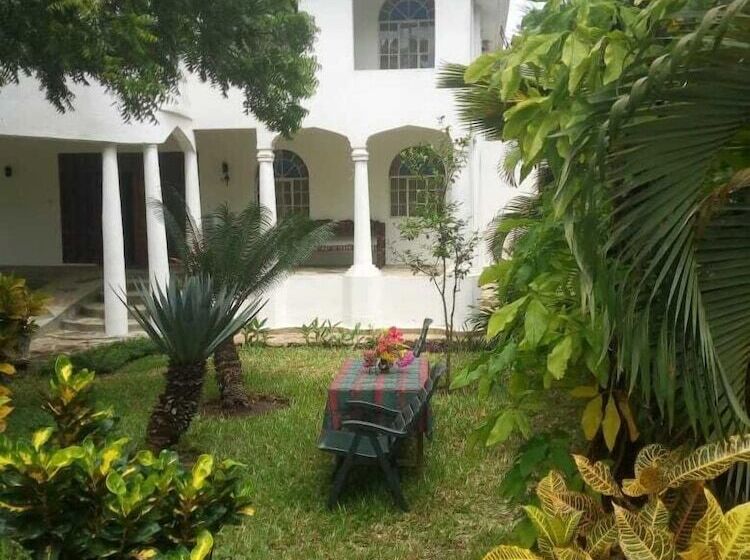 تختخواب و صبحانه Coco De Ville