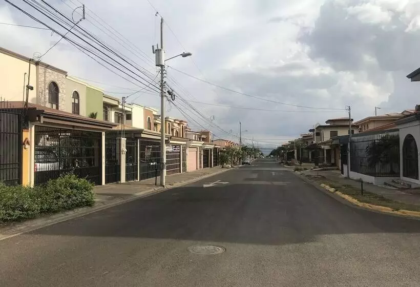 تختخواب و صبحانه La Casa Del Suizo