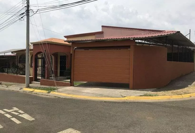 تختخواب و صبحانه La Casa Del Suizo