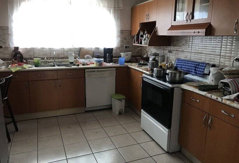 مبيت وإفطار La Casa Del Suizo