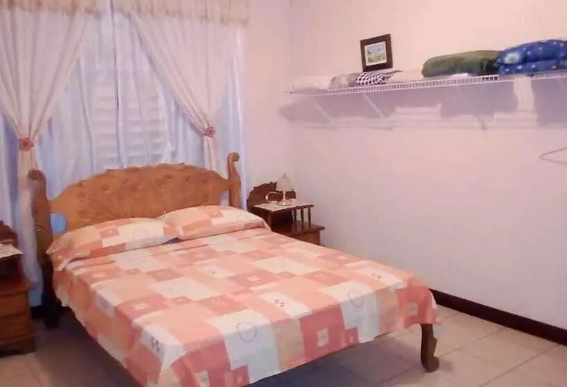 تختخواب و صبحانه La Casa Del Suizo