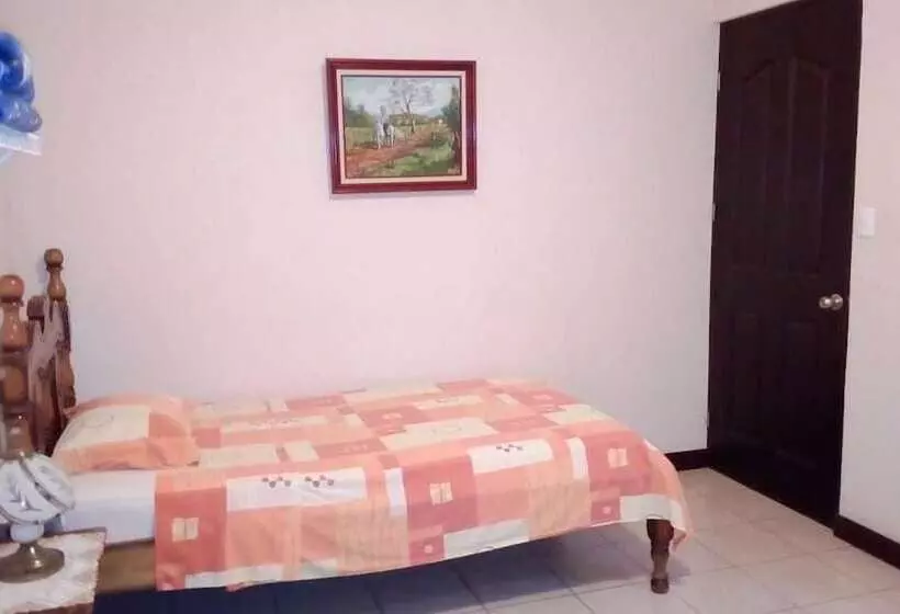 تختخواب و صبحانه La Casa Del Suizo