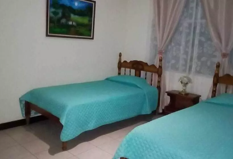 تختخواب و صبحانه La Casa Del Suizo