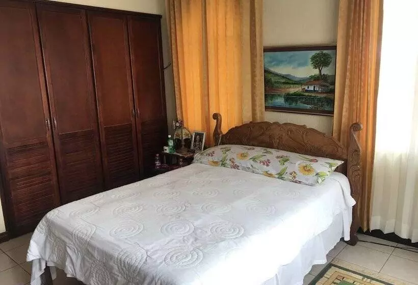 تختخواب و صبحانه La Casa Del Suizo