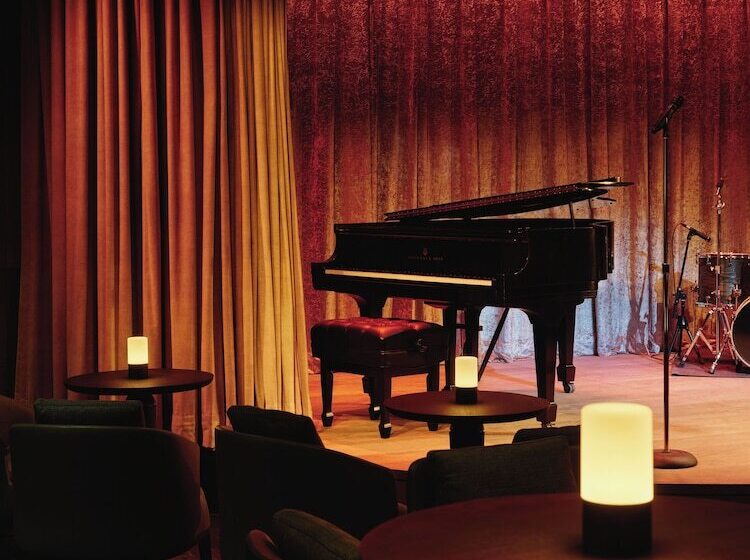 Отель Aman New York