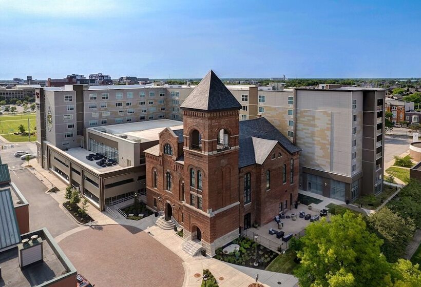 هتل Homewood Suites By Hilton Indianapolis Downtown Iupui