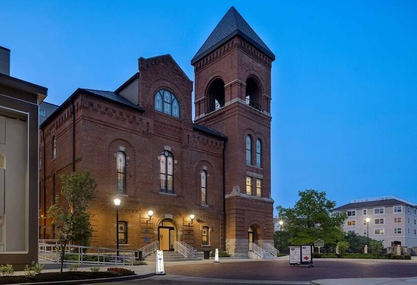 هتل Homewood Suites By Hilton Indianapolis Downtown Iupui