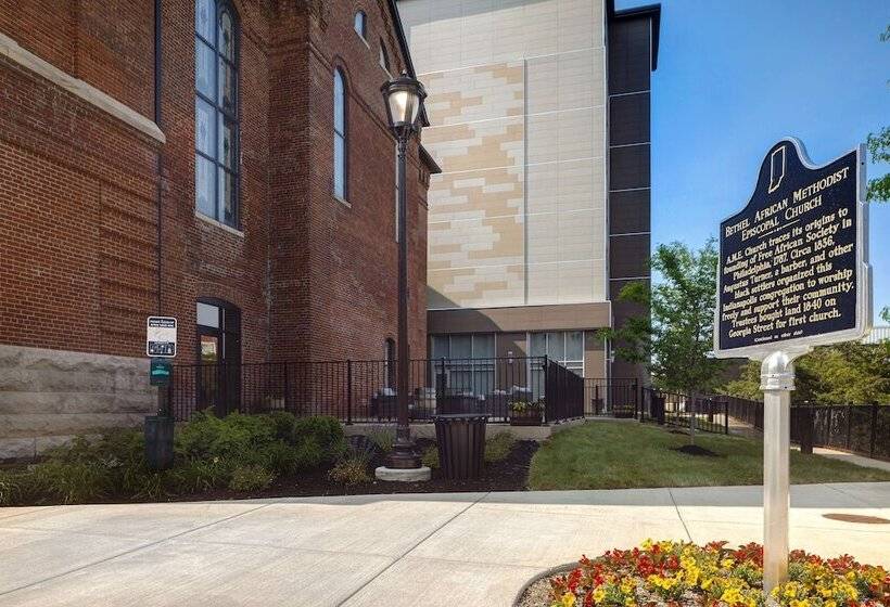 هتل Homewood Suites By Hilton Indianapolis Downtown Iupui