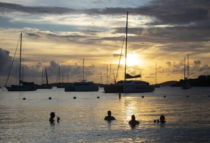 هتل Inn At Tamarind Court