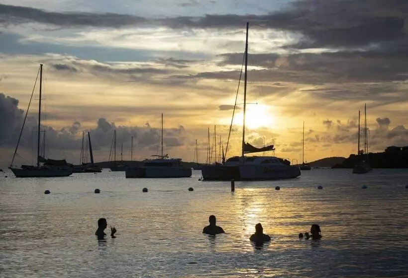 هتل Inn At Tamarind Court