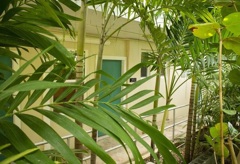 هتل Inn At Tamarind Court