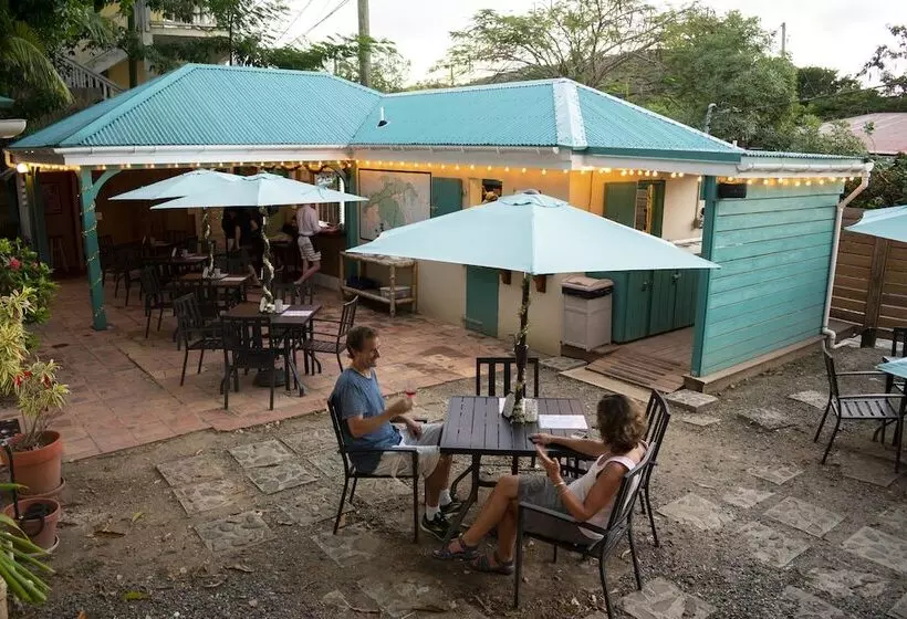 هتل Inn At Tamarind Court